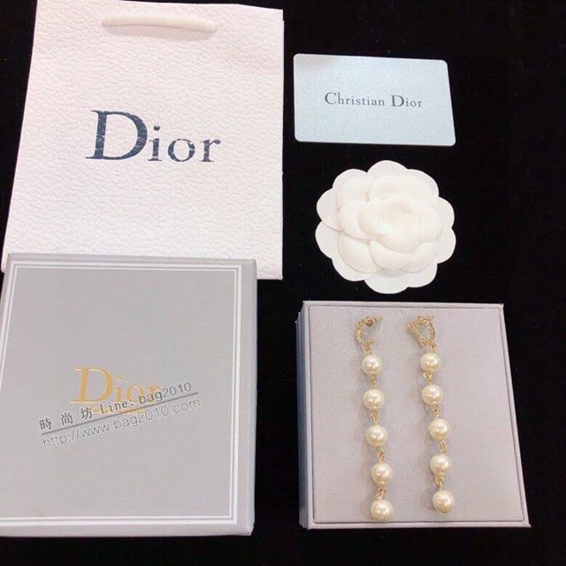 Dior飾品 迪奧經典熱銷最新款珍珠耳釘耳環  zgd1393